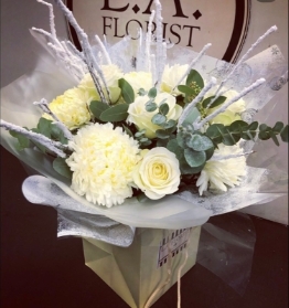 SNOWBALL HANDTIED